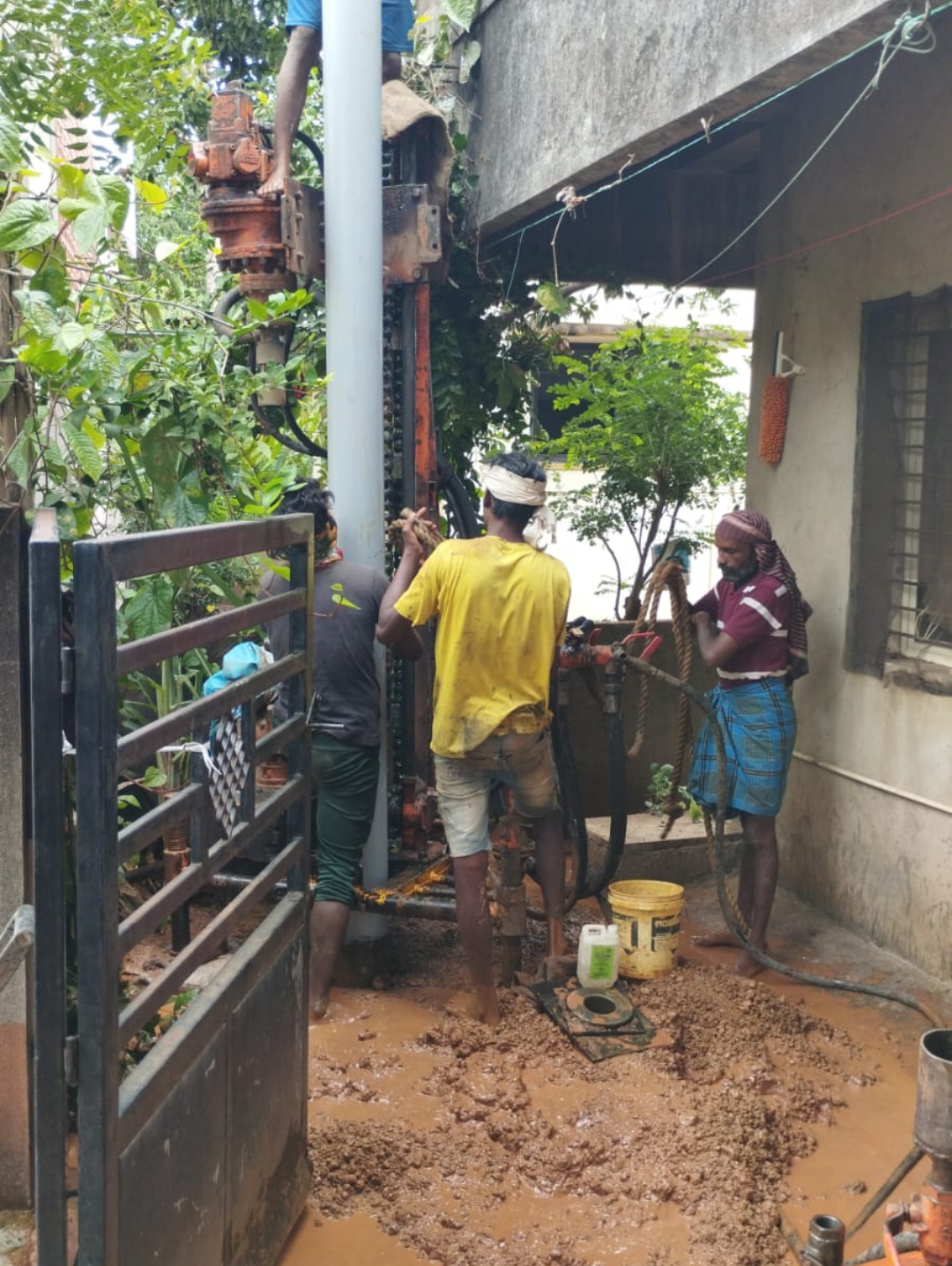 borewell camera scanning